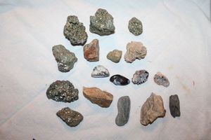 lot 625 image: Mineral rocks