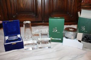 lot 716 image: 3D crystal blocks with rotary stands