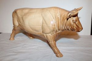 lot 700 image: Vintage Goebel Bull figurine marked 32 056 36, see photos