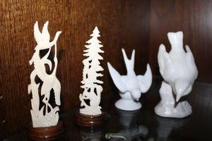 lot 726 image: Porcelain bird figurines - WR and Royal markings, nature carvings with Albania tag