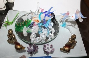 lot 733 image: Miniature glass blown animals and brass figurines