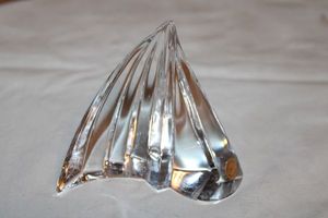 lot 737 image: Lead crystal figurine - 3 long