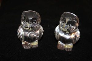 lot 745 image: Pair of Lead crystal Owls, about 3 tall for each