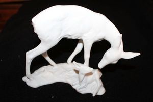 lot 754 image: Kaiser Deer figurine - 7x5.5