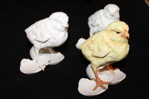 lot 755 image: Kaiser Chick figurines - one painted