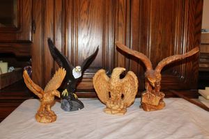 lot 784 image: Eagle figurines, see photos