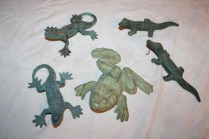 lot 789 image: Cast iron critters