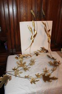 lot 814 image: Metal leaf wall art