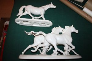 lot 475 image: Horse figurines - Goebel is 18 long x 10.5 tall, MH is 13 long
