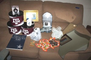 lot 157 image: Texas themed lot, see photos