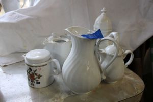lot 819 image: White Serving dishes - brands include Kaiser, Weiden, Heinrich