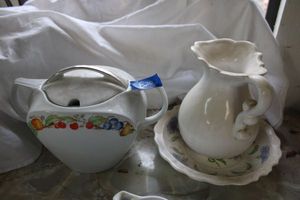 lot 820 image: Dishes Tirschenreuth Tureen and MH pitcher and bowl