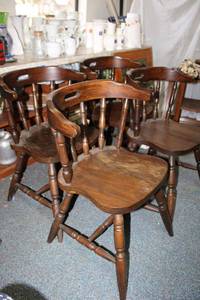 lot 879 image: Solid wood dining chairs - 4 total
