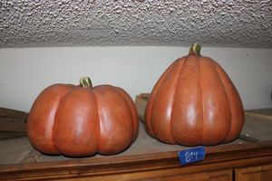 lot 874 image: Ceramic pumpkins - 2 total