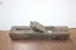 lot 902 image: Tool Antique ALL WOOD Planer - 16 LONG
