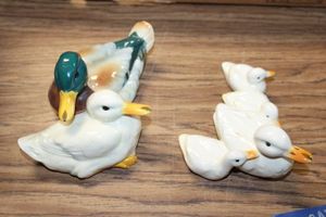 lot 907 image: Goebel Duck figurines