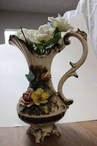 lot 909 image: Ceramic vase - 14.5 with flowers signed Bassano