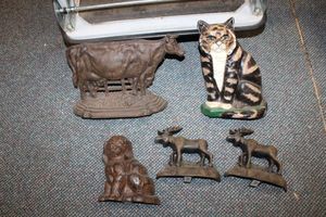 lot 941 image: Cast Iron Door Stoppers