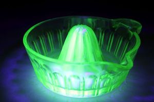 lot 958 image: Uranium glass Juicer