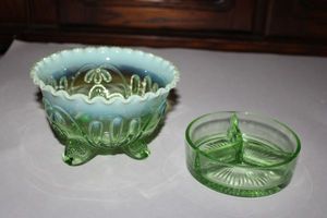lot 959 image: Uranium glass bowl and green glass bowl. See photos