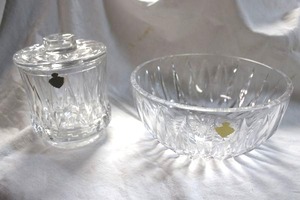 lot 967 image: Lead Crystal Bowl and Lidded Candy Dish