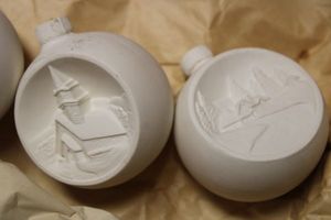 lot 980 image: Unpainted Ceramics - 1 Box 42 pcs
