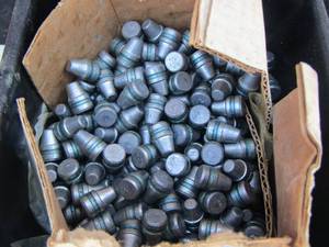 lot 33 image: LEAD PLUGS
