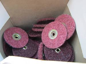 lot 50 image: 2 SOCATT MEDIUM, BUFFING DISCS