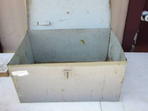 lot 97 image: metal box