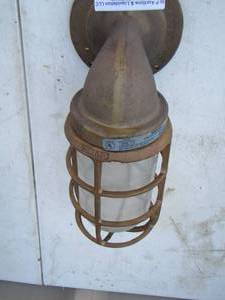lot 122 image: HAZLUX AMERICAN ELECTRIC - MARINE TYPE  lLIGHT