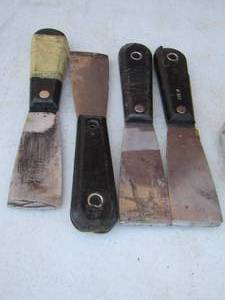 lot 128 image: putty knifes