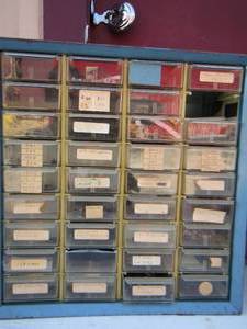 lot 146 image: organizer with various electric components