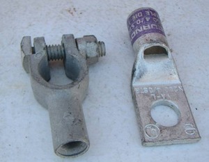 lot 152 image: WIRE Connectors