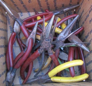 lot 159 image: needle nose plyers  qty over 10 pair