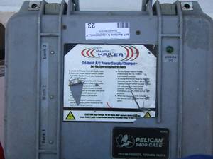 lot 23 image: Range hauler Tri- Bank AC Power supply charger