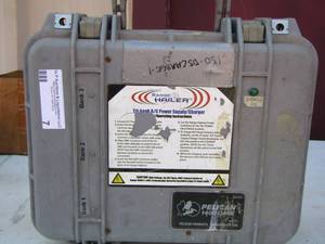 lot 7 image: Range Hauler TRI -BANK   AC POWER SUPPLY CHARGER