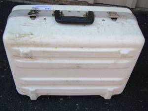 lot 178 image: White case empty
