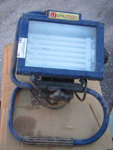lot 13 image: outdoor workshop light