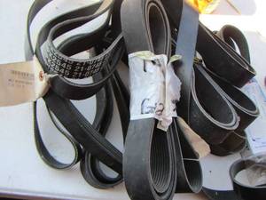 lot 222 image: VARIOUS AUTOMOTIVE PULLEY BELTS