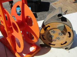lot 245 image: extension cord roller