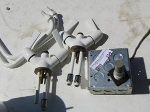 lot 250 image: EYE WASH STATION  PLUS
