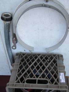 lot 260 image: CLAMPS, GAS CAN NOOZLE
