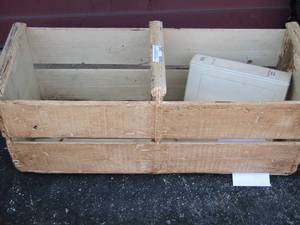 lot 265 image: wooden box