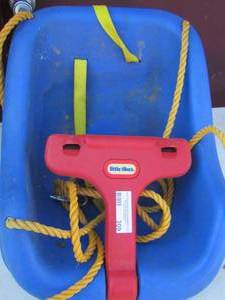 lot 309 image: Little Tykes kid swing