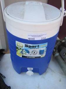 lot 314 image: 2 GAL Sport water cooler