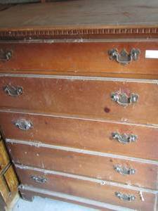 lot 5 image: Dixie FURNITURE Chest of Drawers