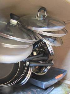 lot 24 image: various pot and various pot lids