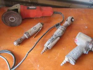 lot 192 image: BLACK & DECKER GRINGER  & PNEUMATIC RACHETS X2 & IMPACT
