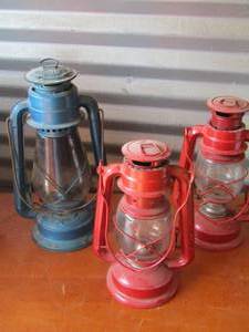 lot 2 image: 3 LANTERNS - BLUE IS DIETZ