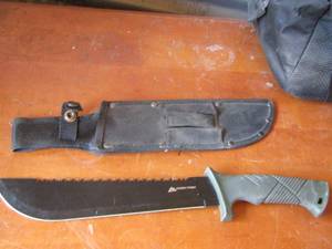 lot 285 image: Ozark trail knife